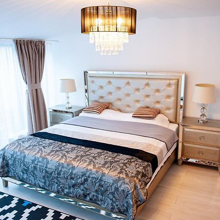 Kai Mountain Luxury Apartment Braşov Esterno foto